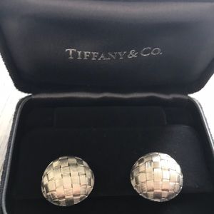 Roberto Coin 18k white gold earring